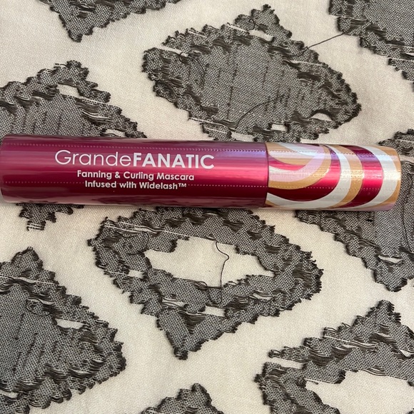 Grande fanatic mascara - Picture 2 of 6